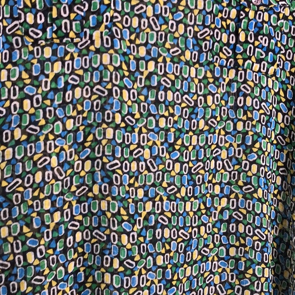 Turo by Vince Camuto Green and Black Geometric Print Hi-Lo  Shear Pop Over Top - Picture 3 of 7